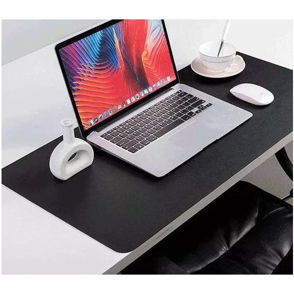 XXL méretű 90x45 cm-es fekete egérpad és billentyűzet pad varrott szélekkel és vízálló felülettel