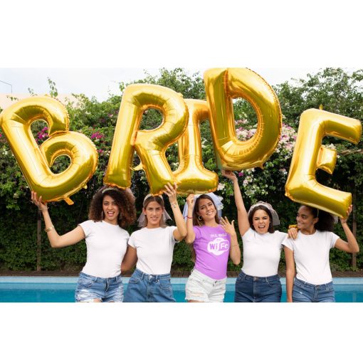 Lánybúcsú póló – Egyedi és vicces csapatpóló a menyasszony és barátnői számára