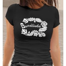 Magyar motívumos pálinka póló – Vicces ajándék pálinkakedvelőknek