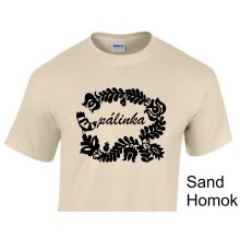 Magyar motívumos pálinka póló – Vicces ajándék pálinkakedvelőknek