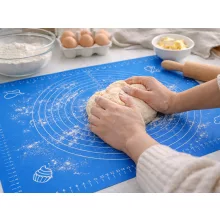 70x50 cm-es kék szilikon nyújtólap mérőskálával tészta dagasztáshoz