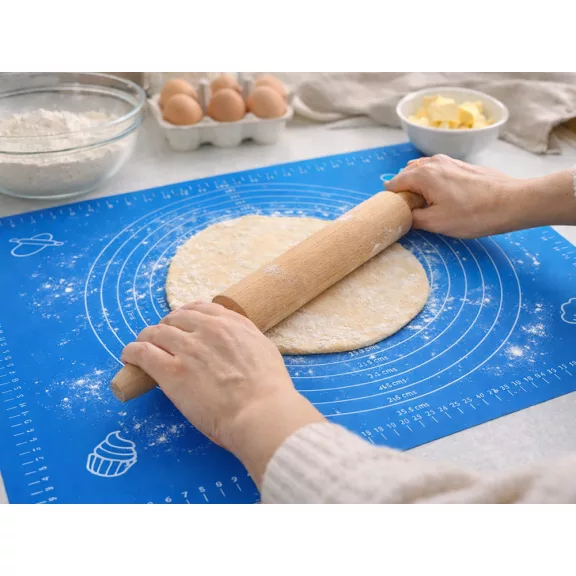70x50 cm-es kék szilikon nyújtólap mérőskálával tészta dagasztáshoz