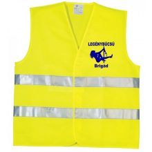 Sárga vagy narancssárga láthatósági biztonsági mellény fényvisszaverő csíkokkal, Legénybúcsú Brigád felirattal, férfiaknak