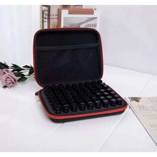 Soulima 22886 körömlakk-rendező tok, fekete színű, 60 flakon tárolására alkalmas, hordozható, merevített, cipzáras tároló kozmetikumokhoz és illóolajokhoz