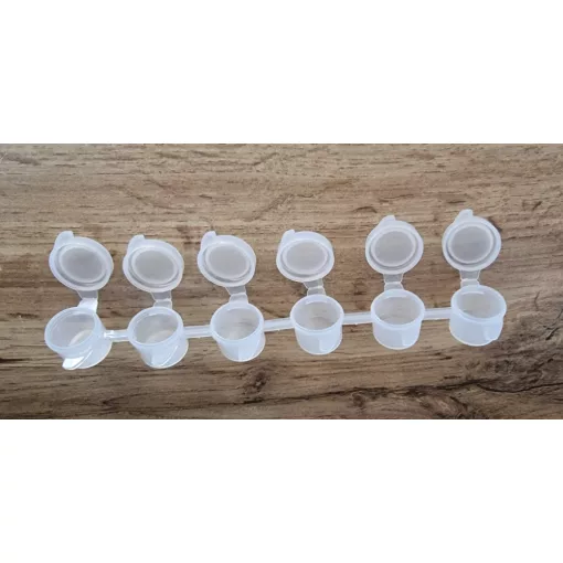 Kupakos tégely, tároló 6x3ml