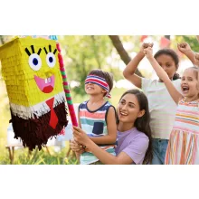 SpongyaBob Kockanadrág alakú színes party pinata szülinapi bulira.