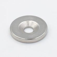 Neodímium mágnes, kerek, hengeres, csavaros furattal 12x3mm, 10 db/cs