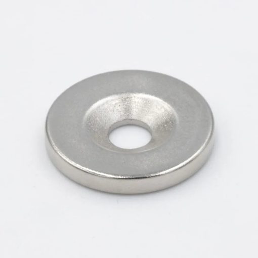 Neodímium mágnes, kerek, hengeres, csavaros furattal 12x3mm, 10 db/cs