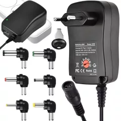 univerzális szabályozható hálózati adapter 6 cserélhető fejjel és USB porttal