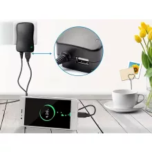 univerzális szabályozható hálózati adapter 6 cserélhető fejjel és USB porttal