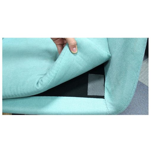 Ultra erős kétoldalas ragasztószalag egy tekercsben, mellette egy rögzített tárgyat mutatva