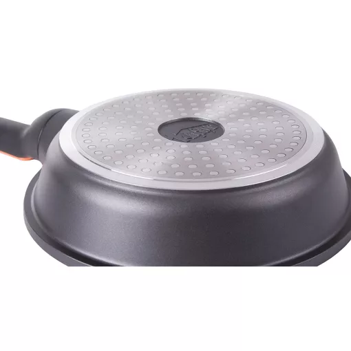 20 cm-es tapadásmentes serpenyő, amely indukciós és gázfőzőlapon is használható