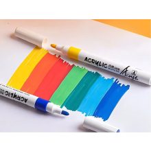 Akril marker készlet 12 színes darab, alkalmas üvegre, műanyagra, fémre és fára, tokkal együtt