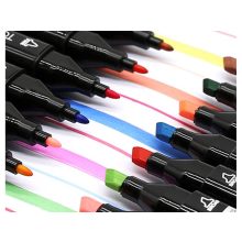 alkoholos marker készlet 40 darabos, nyitott fekete tokban, látható élénk színű markerekkel és dupla hegyekkel