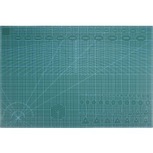 Öngyógyuló vágószőnyeg precíziós mérőskálával, centiméteres és szögjelölésekkel