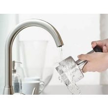 Kézi nyomókaros aprító 6 pengével fokhagymához, hagymához és zöldségekhez, tartállyal.