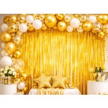 Arany színű csillogó fólia függöny öntapadós rögzítéssel fotóháttérhez
