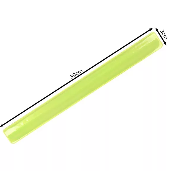 Jól látható, neon színű, önzáródó fényvisszaverő karpánt csuklón viselve sötétben.